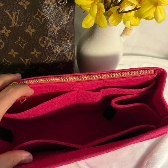 Loui Vuitton Graceful PM - Picture 10 of 13